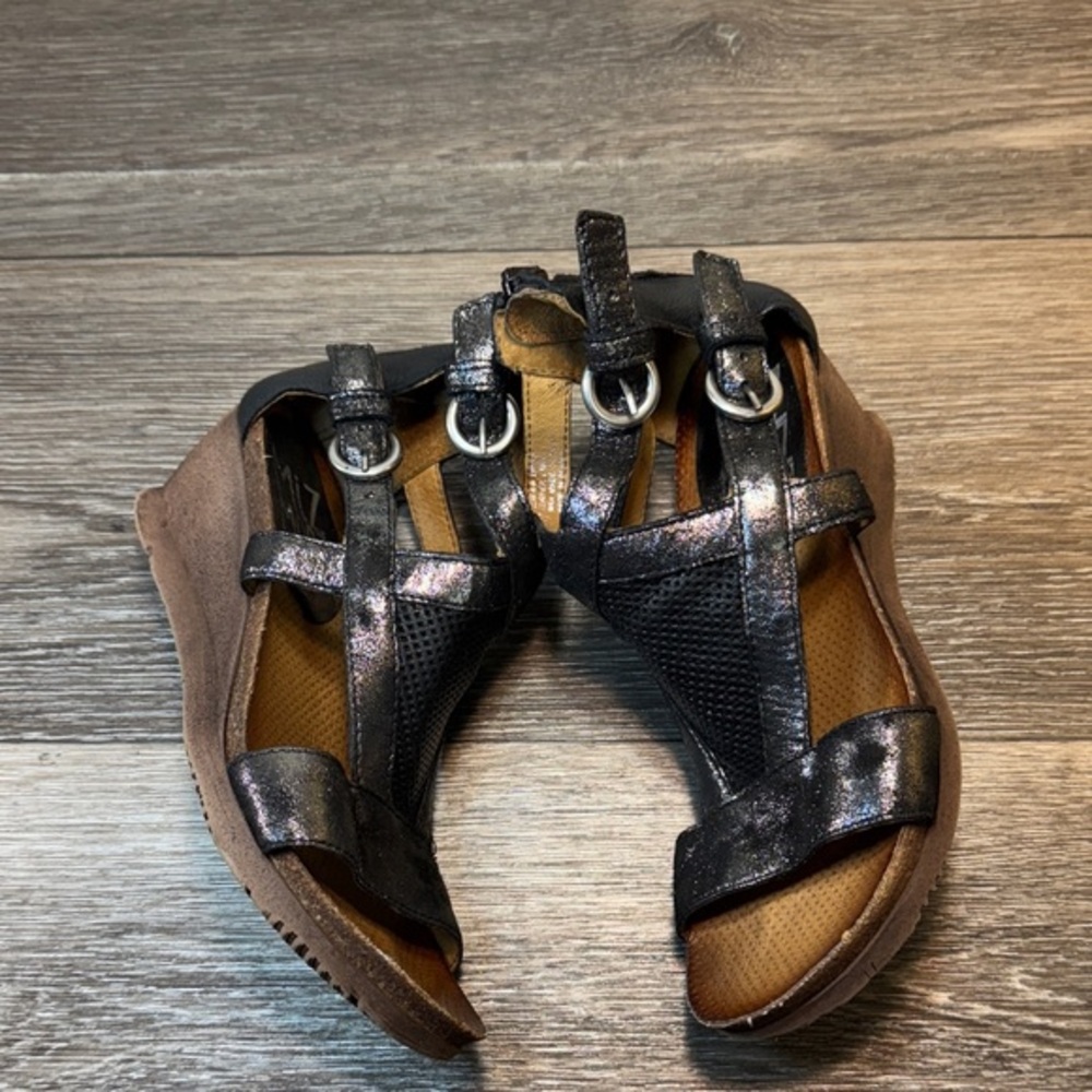 Miz Mooz Black leather Sandals woman’s 37 (j109)